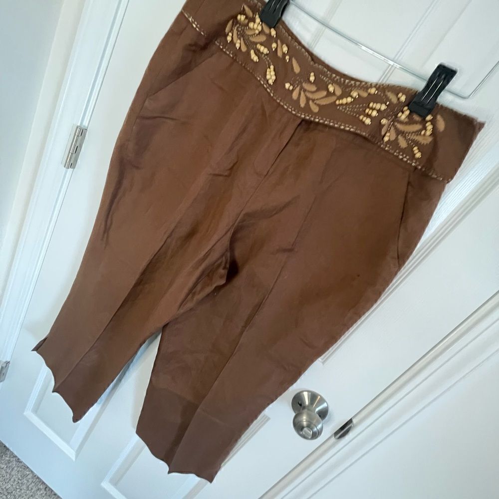 Larry Levine linen blend cropped pants size 16.